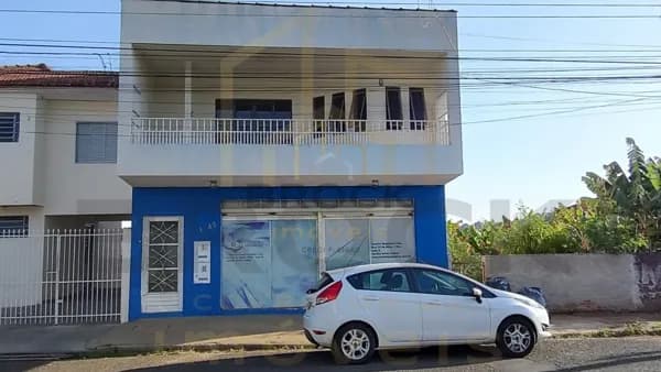 IMÓVEL EM REGIÃO CENTRAL COM CASA + PONTO COMERCIAL