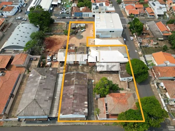 EXCELENTE OPORTUNIDADE DE INVESTIMENTO EM UM TERRENO COM 2.750 M - PRÓX AO CENTRO
