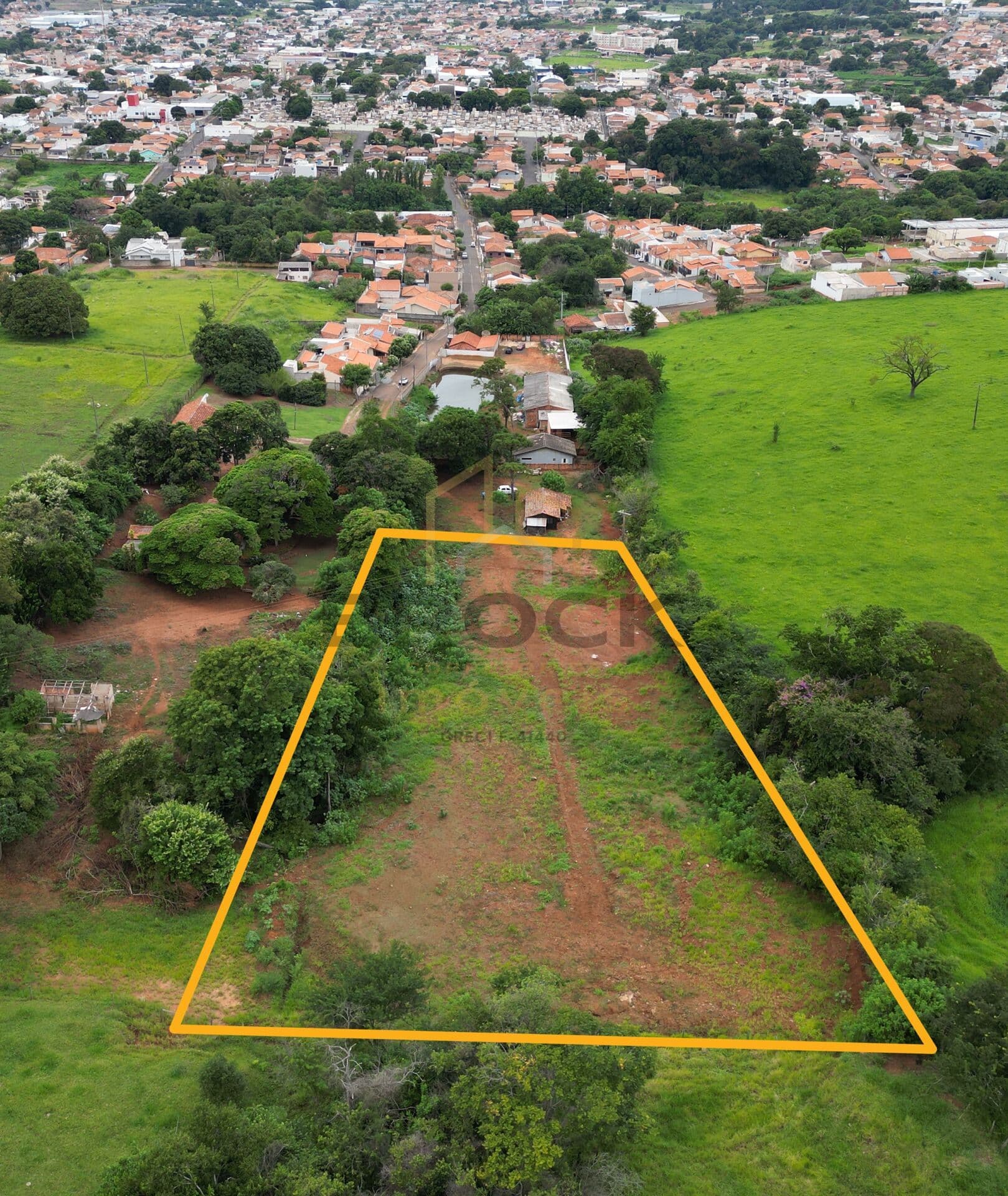 CHÁCARA EM ÁREA URBANA DE 6 MIL M2