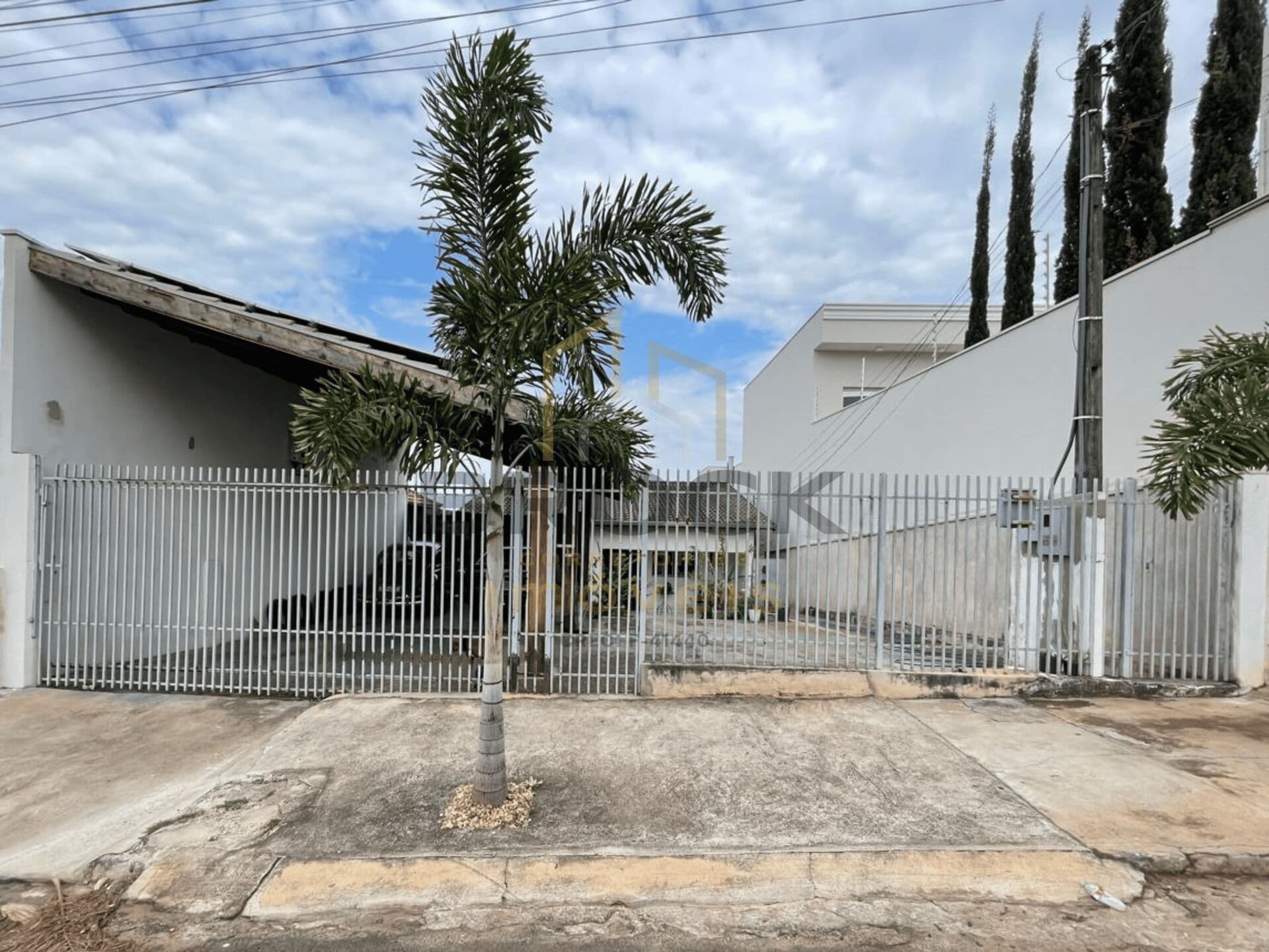 2 CASAS EM LOTE DE 505M2 NO CENTRO