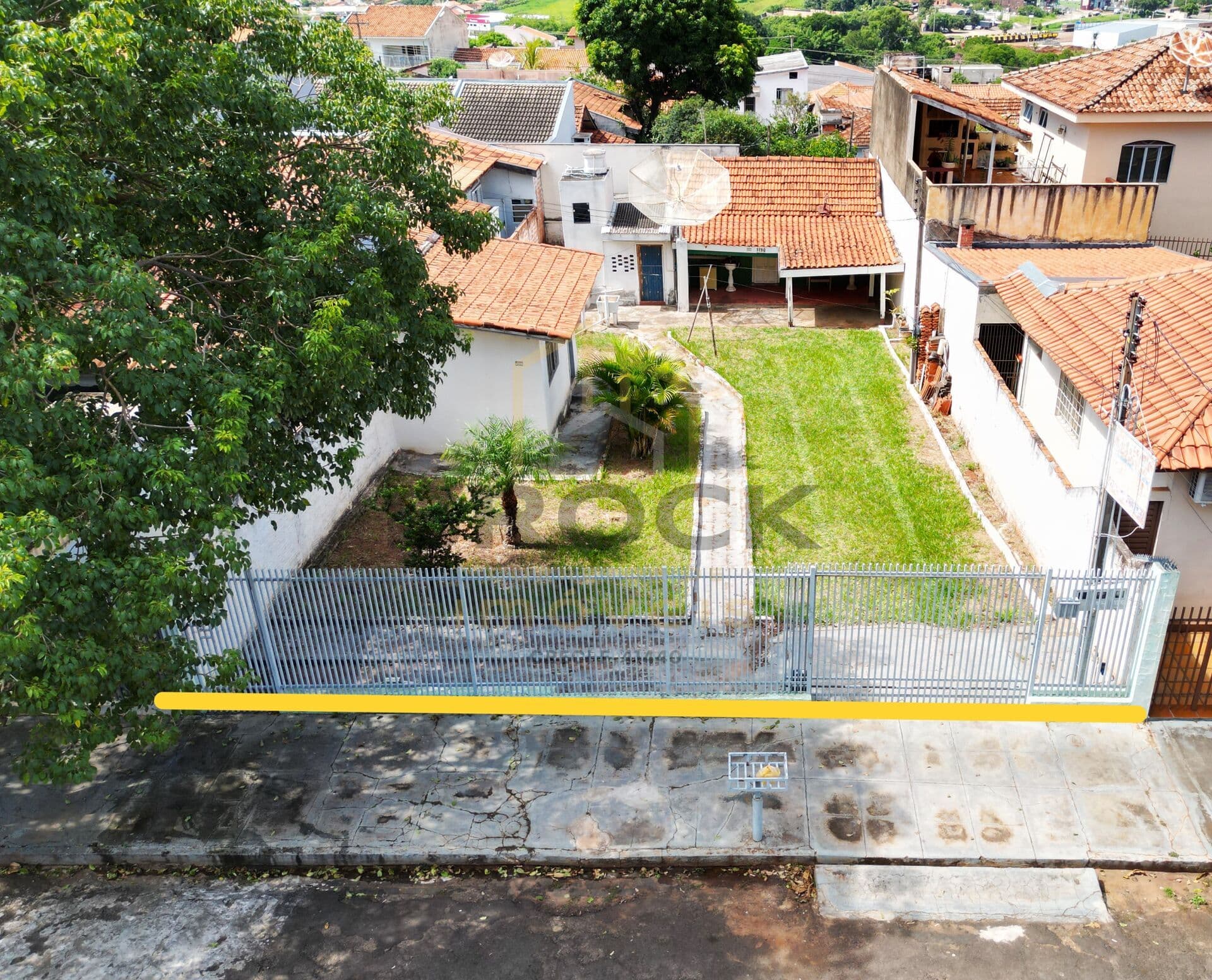 TERRENO DE 352.02 m² , C/CASA PRÓX. AO CENTRO