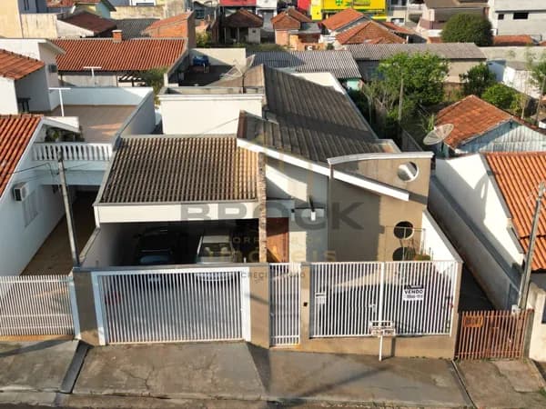 CASA DE ALTO PADRÃO COM 4 DORMITÓRIOS EM LOTE DE 381 M² EMEXCELENTE BAIRRO - VILA SÃO JOSÉ