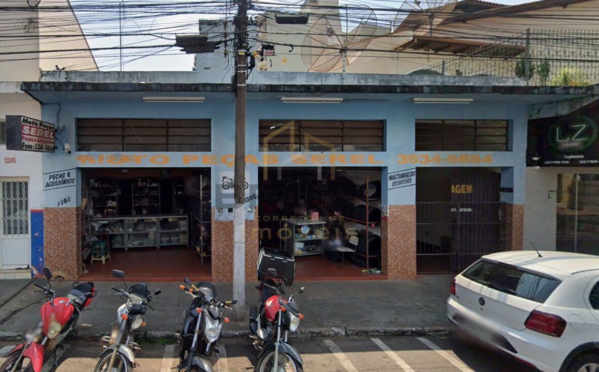 IMÓVEL COMERCIAL + 2 CASAS NO CENTRO