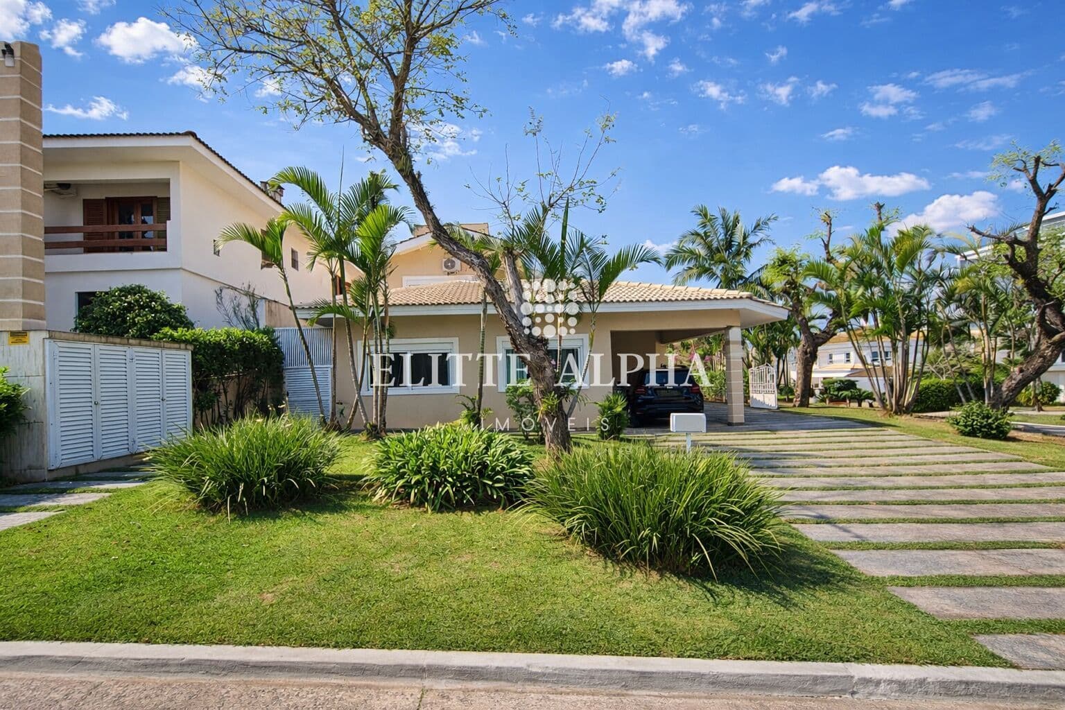 🏡✨ Casa à venda no Residencial 18 do Forte | Alphaville