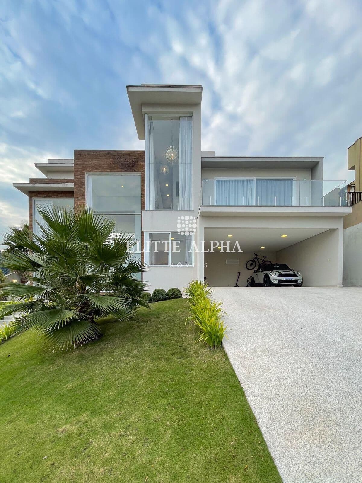 Casa Alto Padrão em Centro Empresarial Tamboré, Santana de Parnaíba/SP
