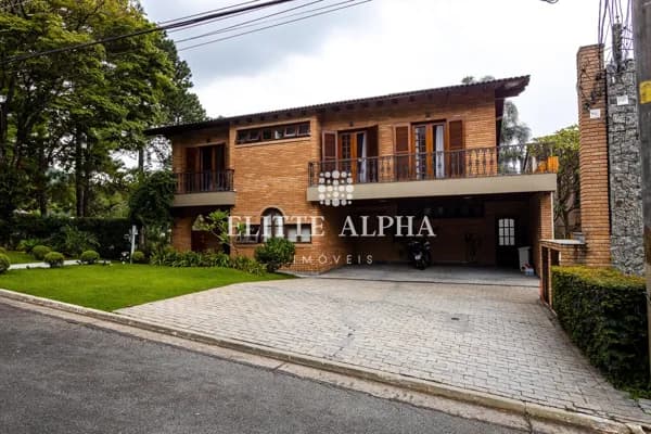 Casa à Venda com Vista Privilegiada no Residencial Alphaville 10