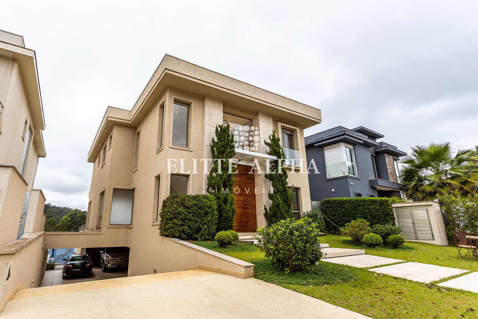 Casa Exclusiva no Villa Solaia – Sofisticação, Conforto e Vista Deslumbrante