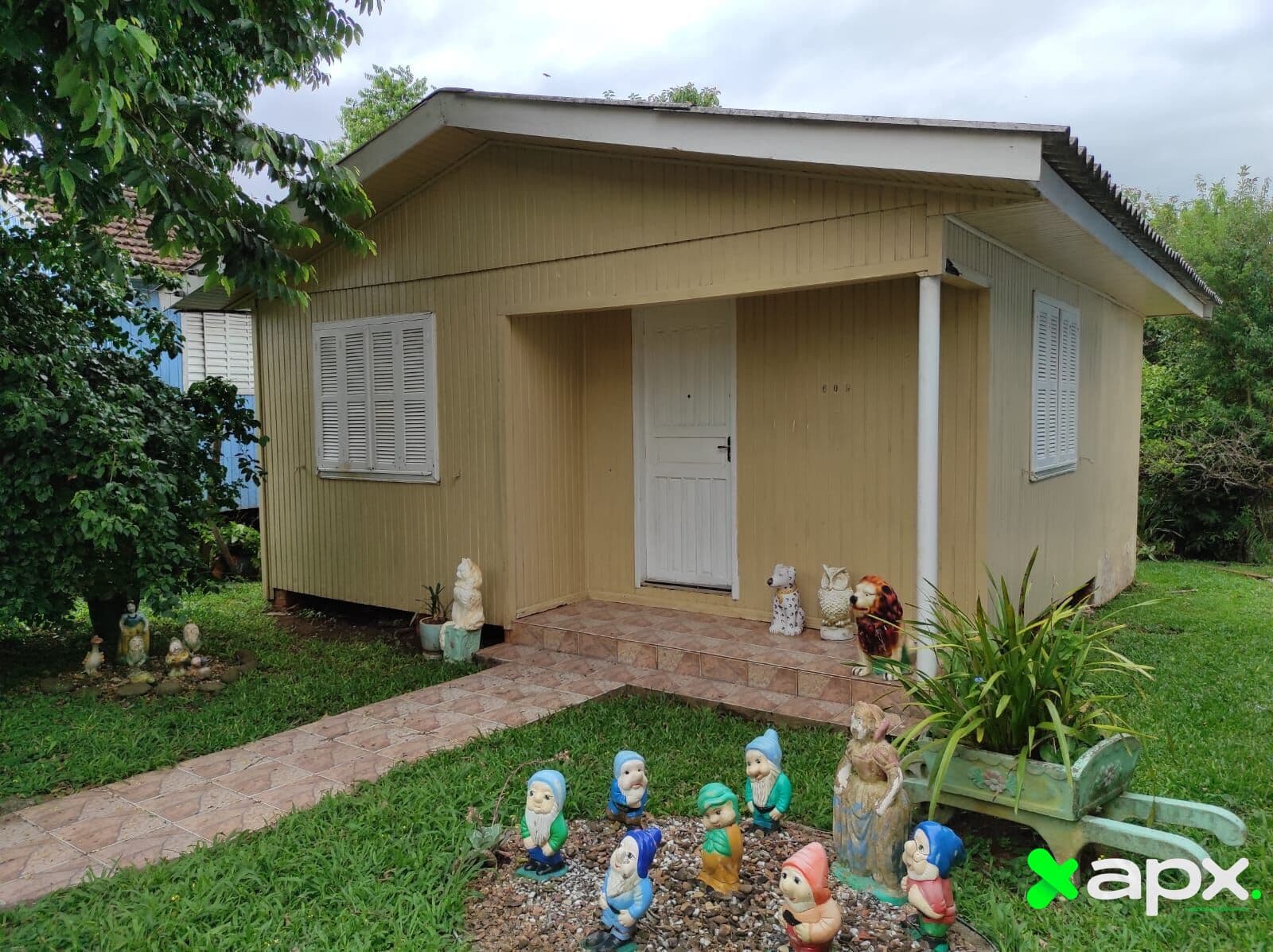 Casa de Madeira - Oportunidade Única