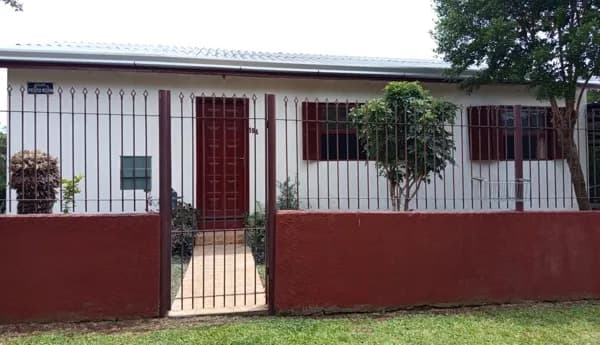 🏡 Casa de esquina à venda no bairro Ouro Preto!