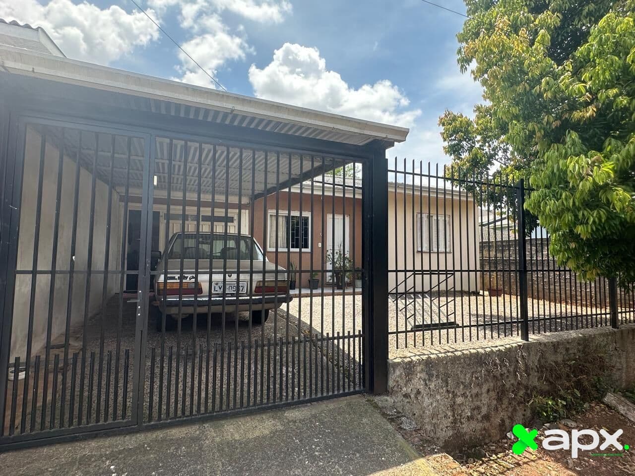🏡 Casa à Venda próximo da Av. Flores da Cunha