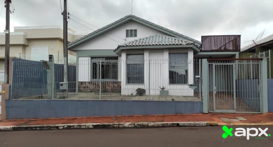 Excelente Casa à Venda no Bairro Centro
