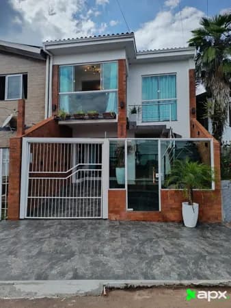 Casa Diferenciada - Residencial e Comercial