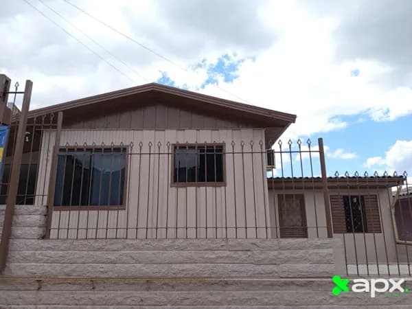 🏡 Casa mista à venda no Bairro Aurora – Carazinho/RS
