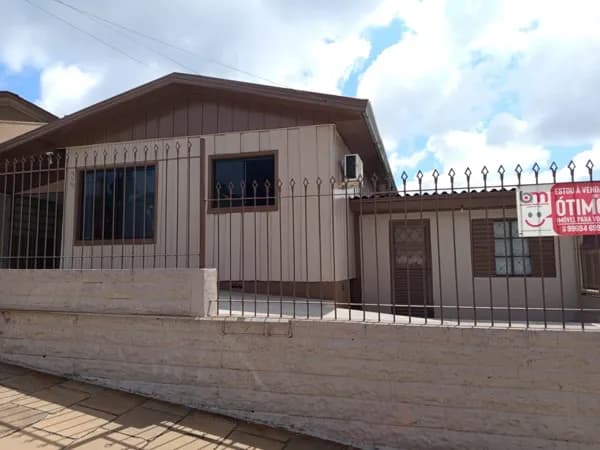 🏡 Casa mista à venda no Bairro Aurora – Carazinho/RS