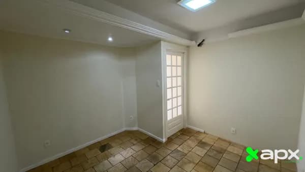 Sala Comercial no Centro Clinico Mon't Serrat