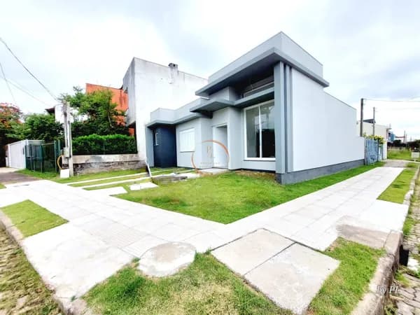 🏡✨ Casa Térrea de Esquina com Pé Direito Duplo e Alto Padrão de Acabamento ✨🌿