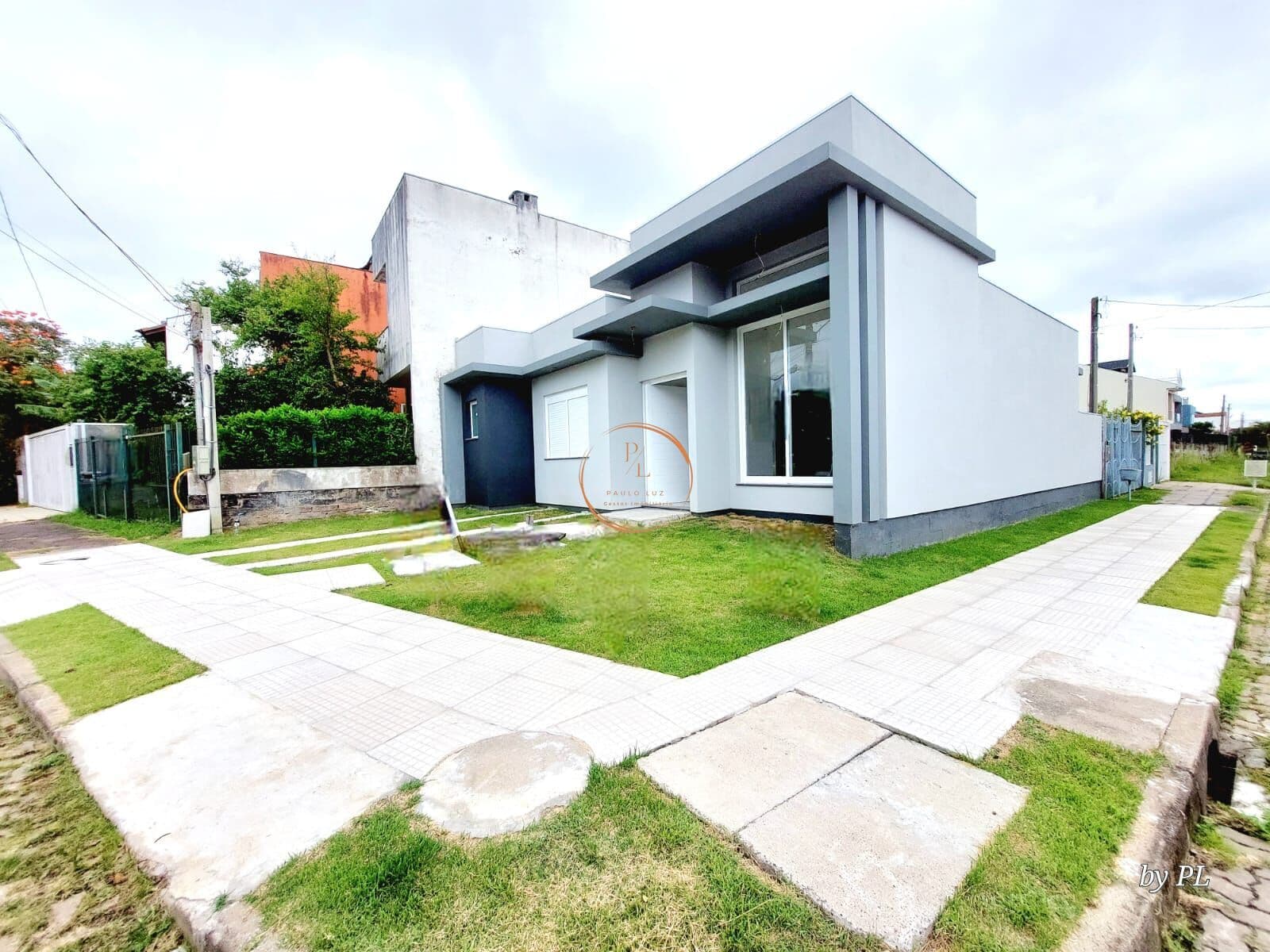 🏡✨ Casa Térrea de Esquina com Pé Direito Duplo e Alto Padrão de Acabamento ✨🌿
