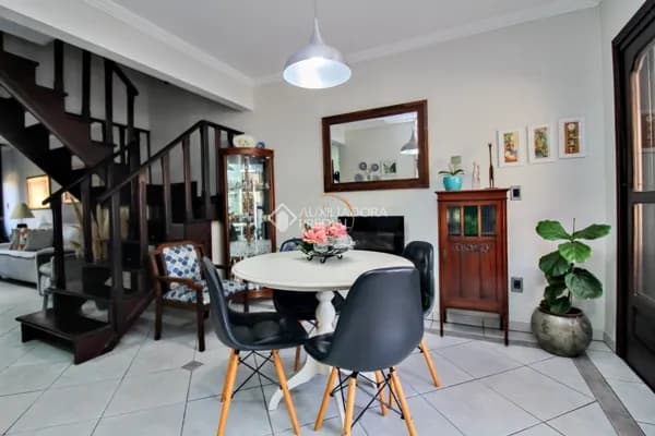 Excelente Sobrado no Residencial Nova Ipanema.