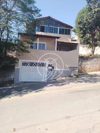 Casa Sobrado Ótima oportunidade.