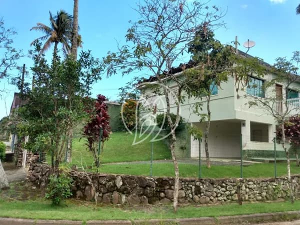 Casa próxima a praia de Caraguatatuba