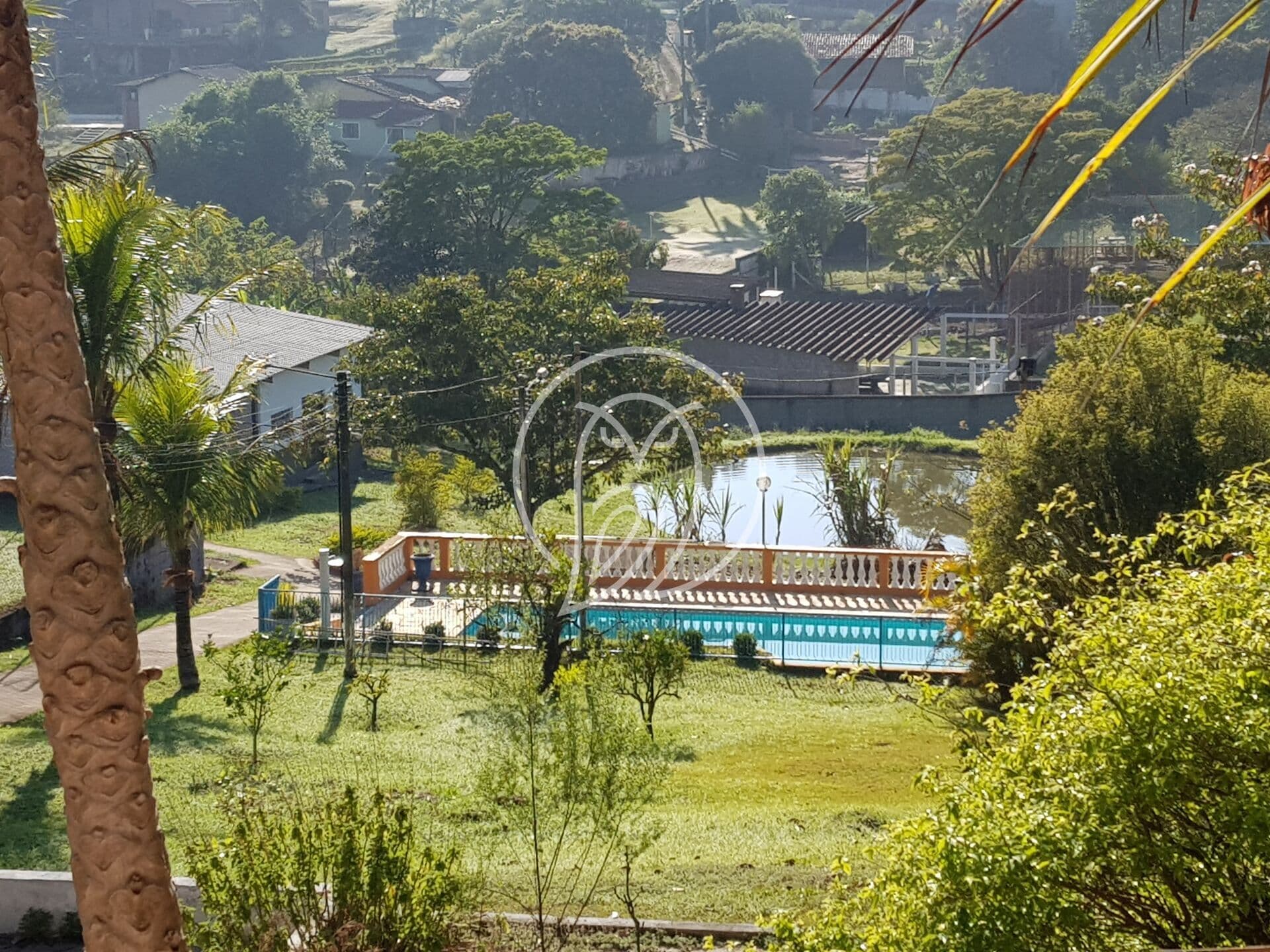 Maravilhosa Chácara Estancia Brasil Á VENDA , porteira fechada, localização privilegiada em Atibaia