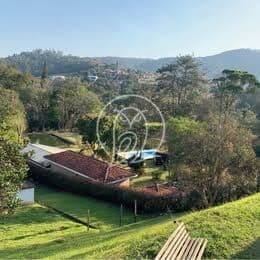 LINDA CHÁCARA COM 2 RESIDÊNCIAS, PISCINA, CAMPO DE FUTEBOL E LAGO