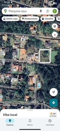 Terreno em Loteamento com casas de alto padrão
