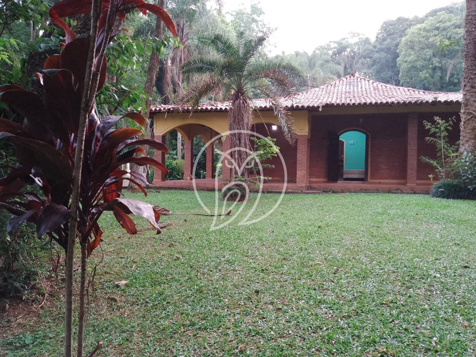 Chácara com mais de10.000 m2 á 3k do centro de Mairiporã