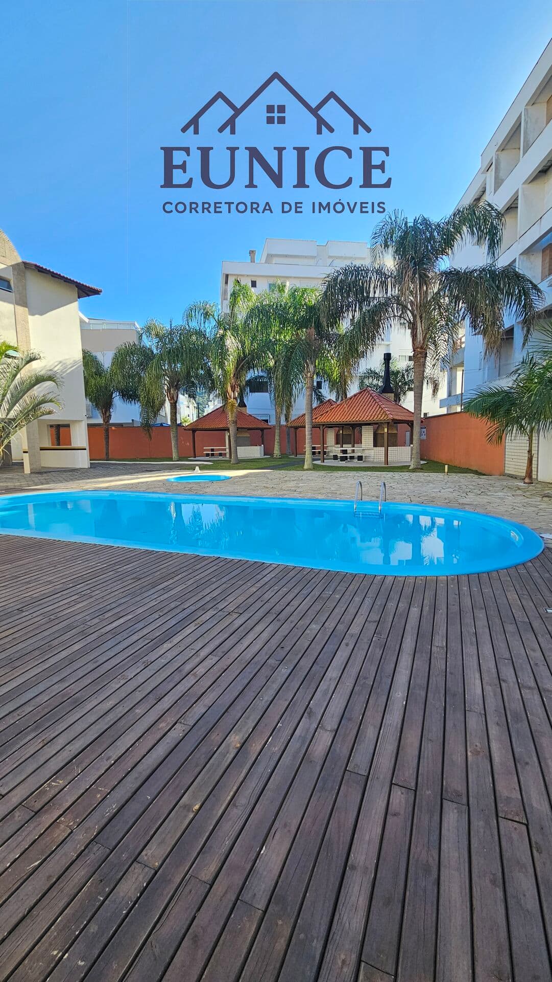 Apartamento mobilado a poucos metros do mar