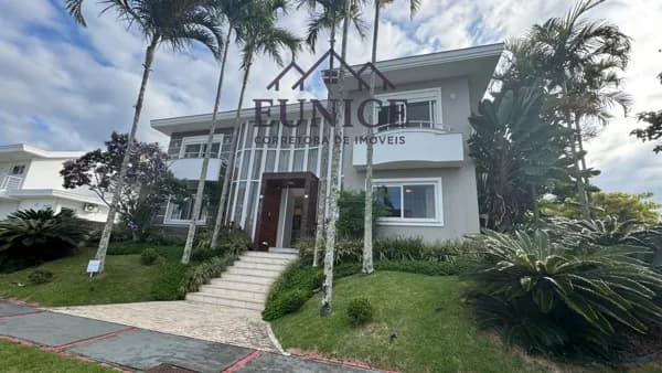 Casa Alto Padrão em Jurere Internacional