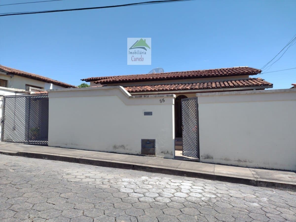 Casa Alto Padrão para Venda em Centro Curvelo-MG