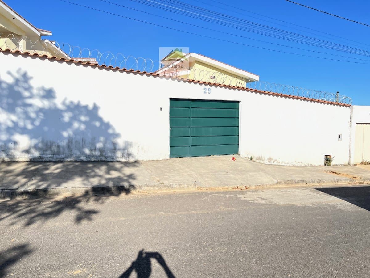 Casa Alvenaria para Venda em Residencial Lourdes Curvelo-MG