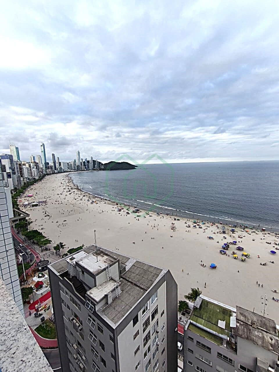 Apartamento em Balneário Camboriú 4 suítes Frente Mar por R$ 3.200.000,00.