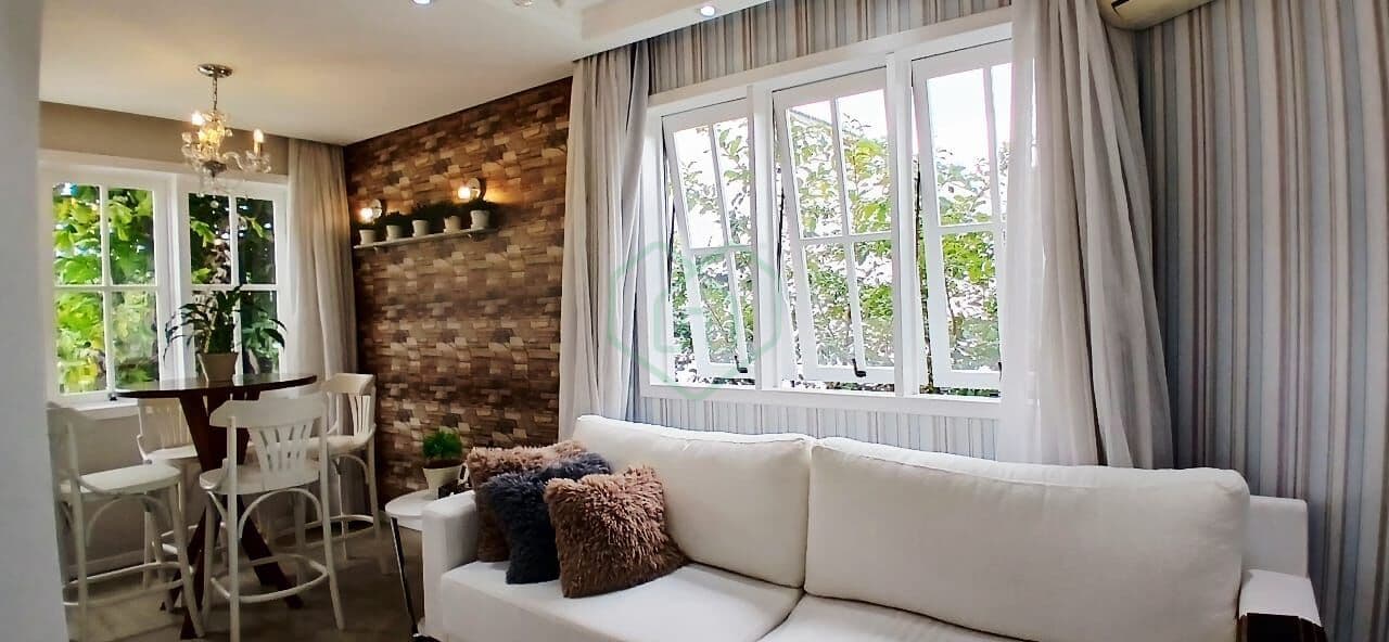 🏡 Oportunidade Exclusiva –Sobrado Casa Triplex Mobiliada no Bairro Anita Garibaldi por R$ 1.190.000,00