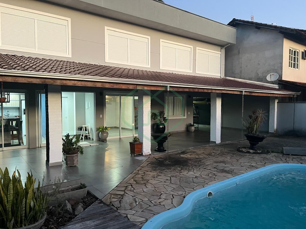 Sobrado mobiliado em São Francisco do Sul 3 quartos por R$ 900.000,00