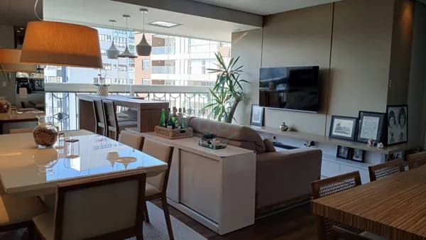 Apartamento com 1 suíte mais 2 quartos Mobiliado à venda no Centro de Joinville - SC por R$ 1.200.000,00.