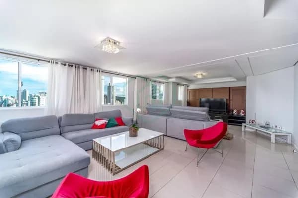 Cobertura Triplex semi mobiliada FRENTE MAR Balneário Camboriú por R$ 14.000.000,00