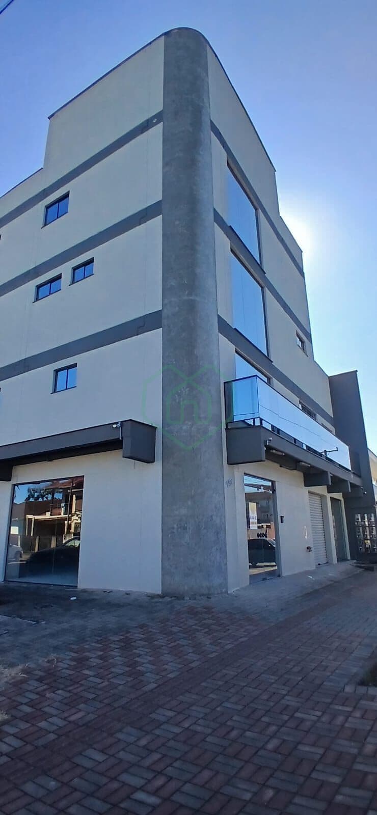 Prédio e Salas Comercial para Locação de esquina Costa e Silva TOTAL R$ 36.085,00.