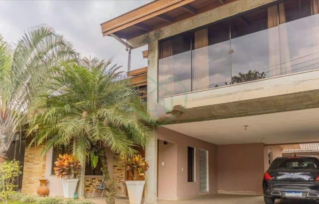 Sobrado à Venda no Bairro Anita Garibaldi – Joinville/SC 💰 Valor: R$ 1.400.000,00