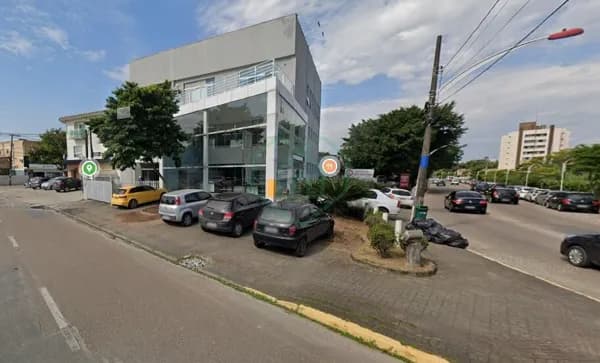 Prédio de Esquina no Bairro Saguaçu para locação- espaço perfeito para o seu negócio crescer!