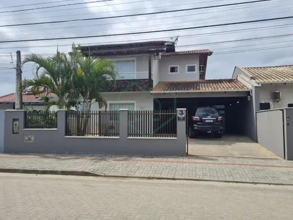 Sobrado Semi Mobiliado à Venda por R$ 1.100.000,00 – Parque Guarani