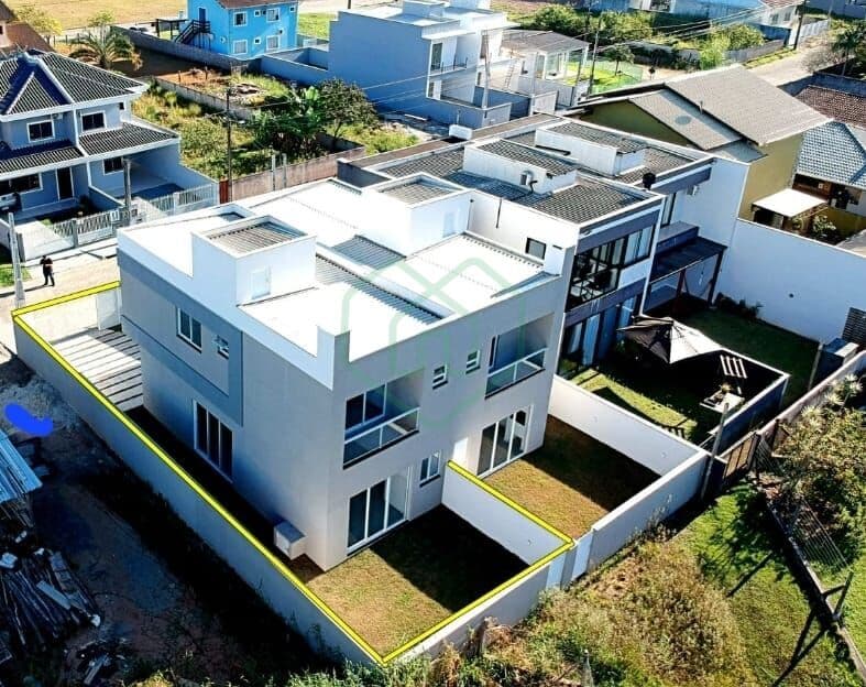 Geminado NOVO de Alto Padrão à Venda por R$ 800.000,00 – Ubatuba, São Francisco do Sul