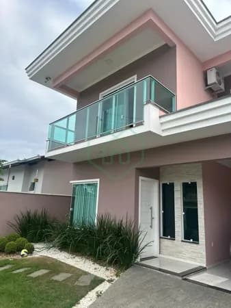Sobrado de Alto Padrão Mobiliado 4 quartos à Venda em Araquari por $R 1.300.000,00 com piscina aquecida.