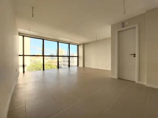Sala à venda no bairro Estreito em Florianópolis/SC