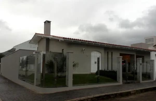 Casa à venda no bairro Vargem do Bom Jesus em Florianópolis/SC