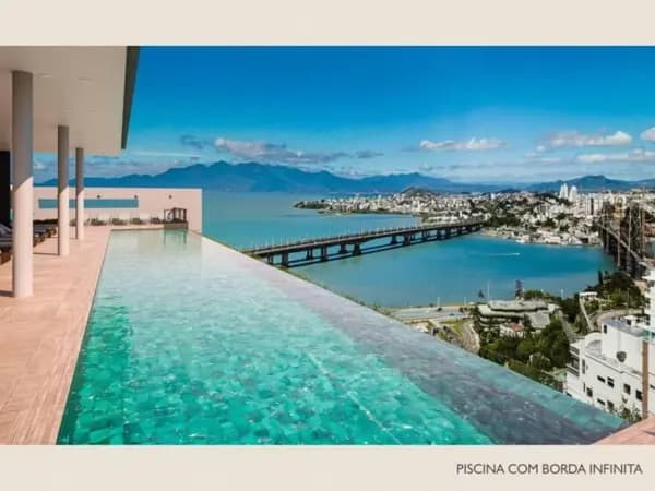 Casa à venda no bairro Centro em Florianópolis/SC