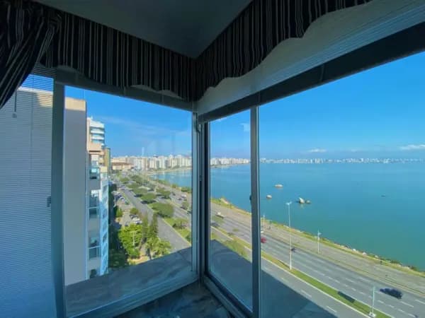Apartamento à venda no bairro Agronômica em Florianópolis/SC