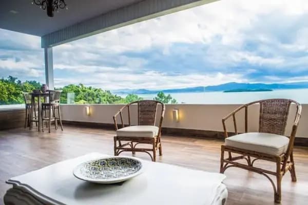 Casa à venda no bairro Sambaqui em Florianópolis/SC
