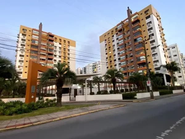 Apartamento à venda no bairro Itacorubi em Florianópolis/SC