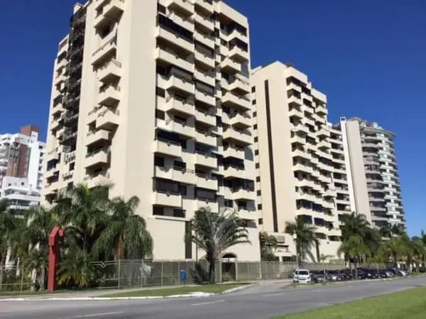 Apartamento à venda no bairro Agronômica em Florianópolis/SC